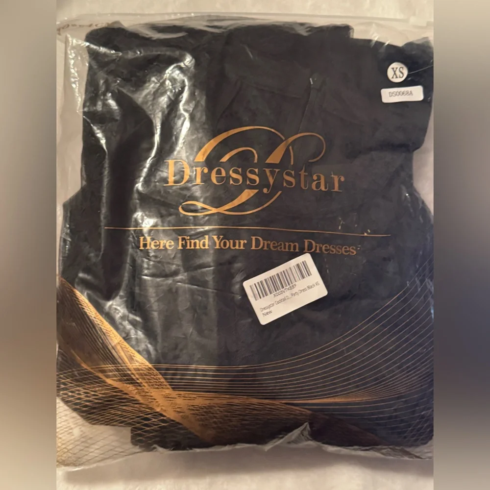 Elegant Lace Halter Dress - in black, white or peach NWT - Picture 15 of 16